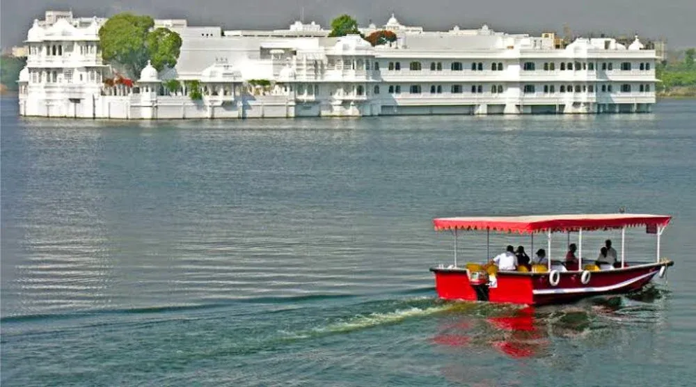 pichola lake udaipur